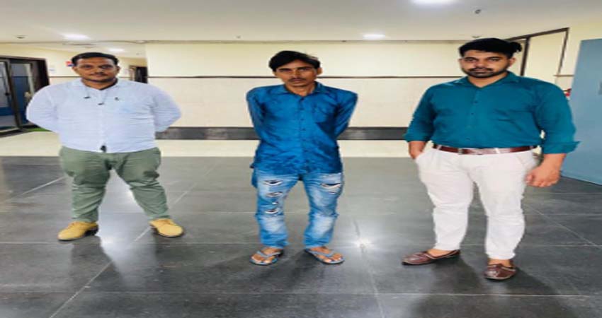 विडियो कॉल पर गंदी बात करवाकर करता था वसूली विडियो कॉल पर गंदी बात करवाकर करता था वसूली